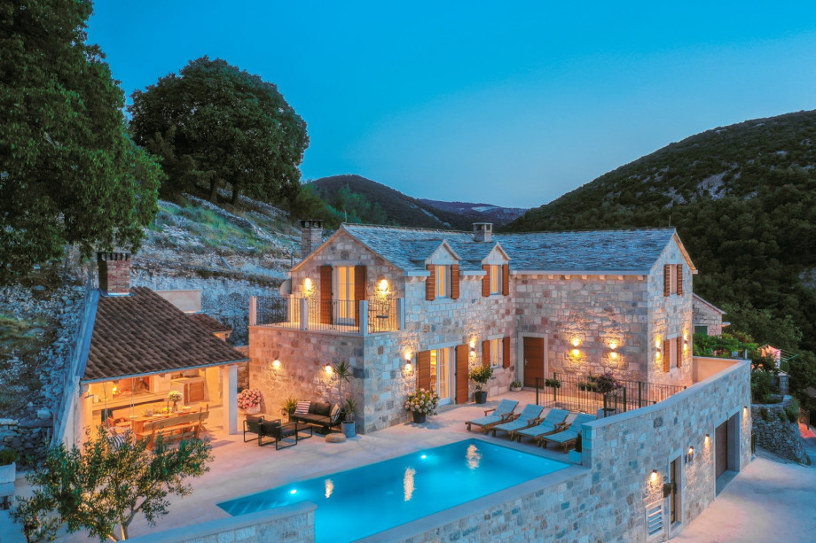 Stone villa Ani in Ethno-eco village Dol .