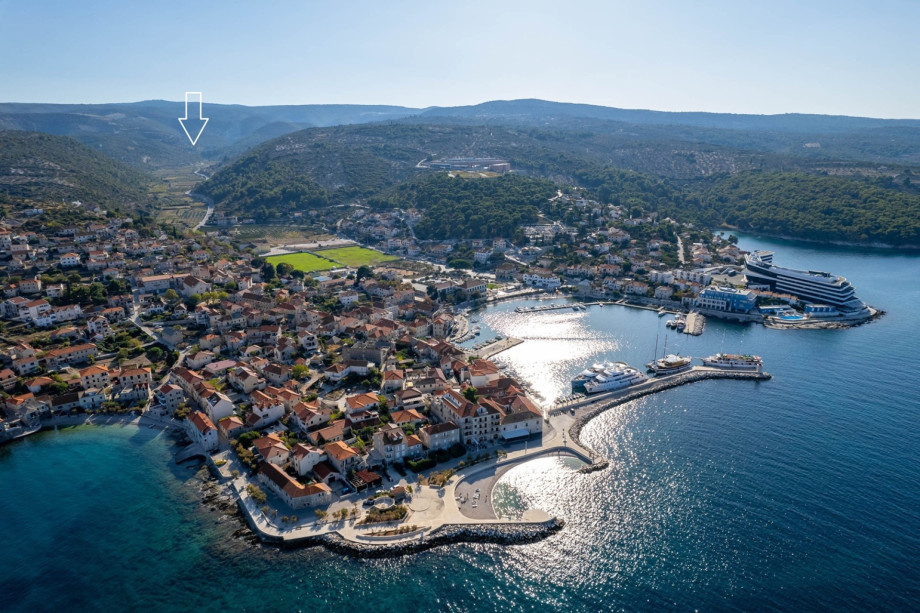 Marked position of the Villa Ani.