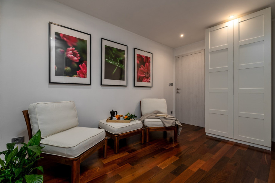 The anteroom with sofas for relaxing.