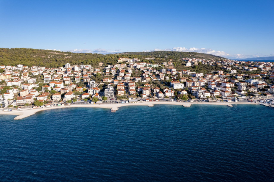 Okrug Gornji, a 2 km-long stretch of pebbles, lined with cafe bars, ice-cream parlors, restaurants, and more.