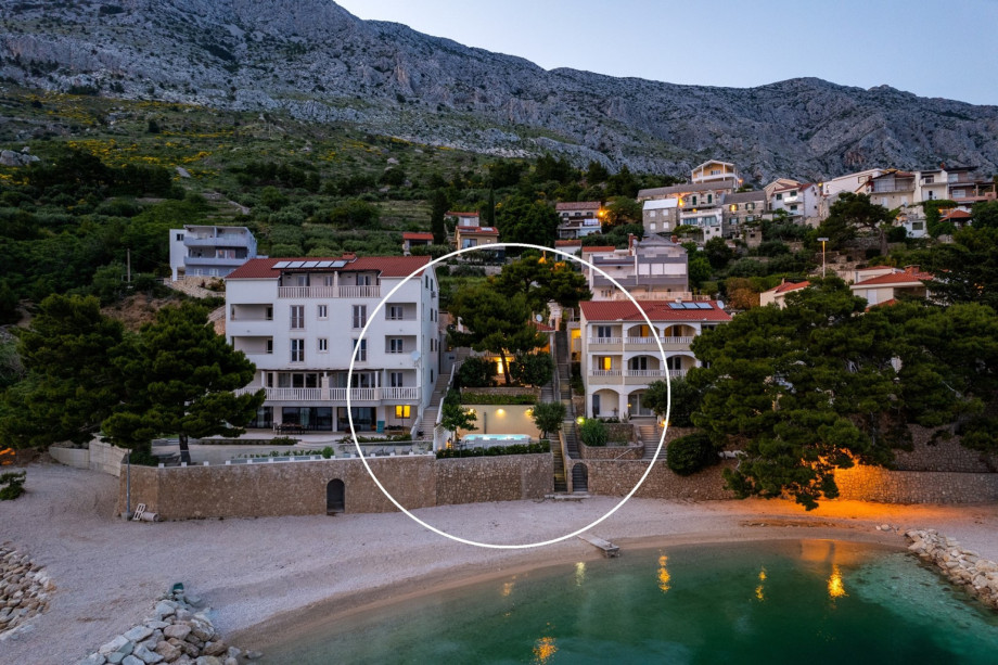 Located on the beach, offers a perfect and relaxing holiday