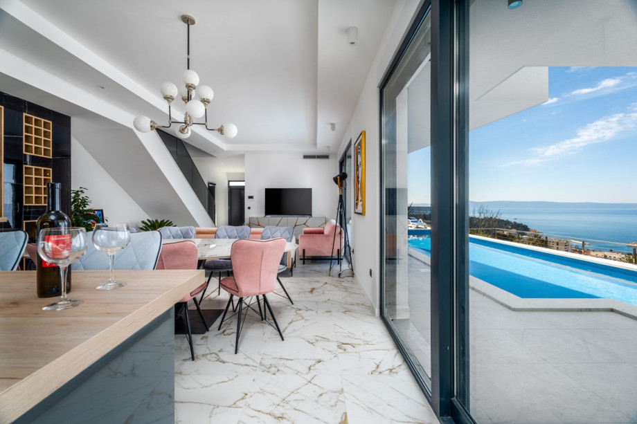 Living area and kitchen are very bright and very pleasant.