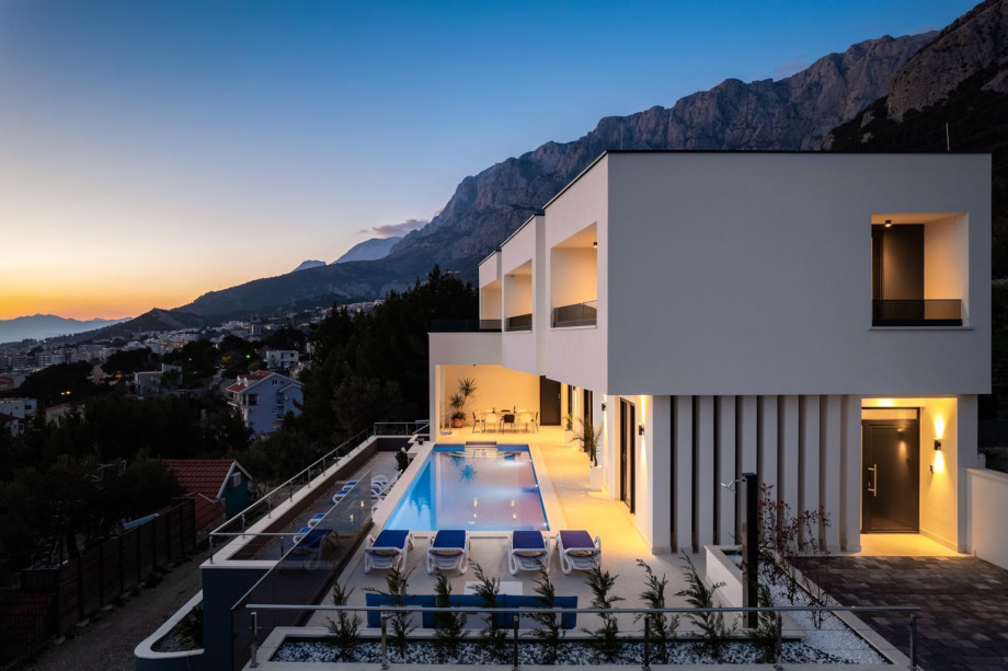 Villa Sagnia can accommodate 8 people in 4 en-suite bedrooms.