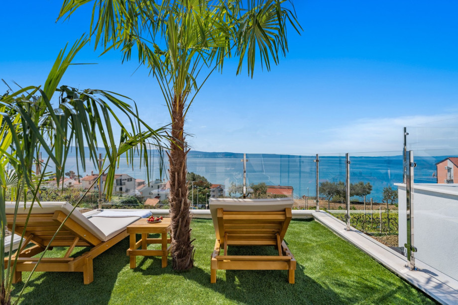 The views are indeed spectacular, especially when the sunset.