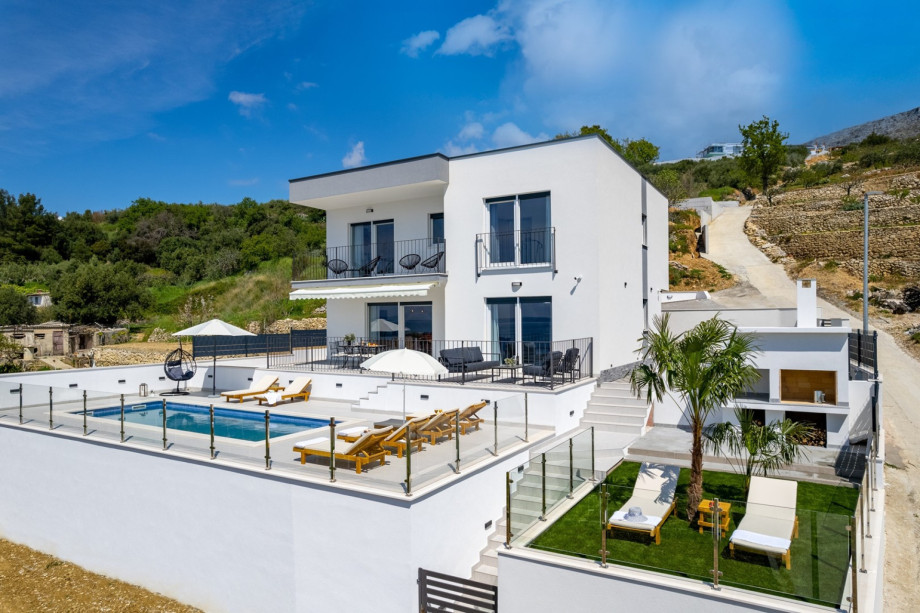 This property is located so perfectly as a great base for day tours, visiting Dalmatian attractions