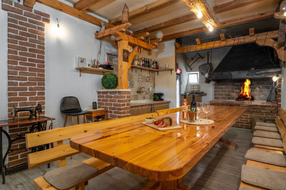 The SUMMER KITCHEN (your private, traditional konoba) is located on the ground floor, it is decorated traditionally