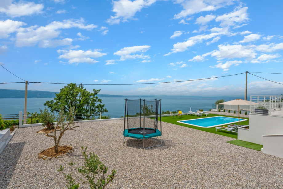 There is also a part with pebbles and a trampoline for your youngest