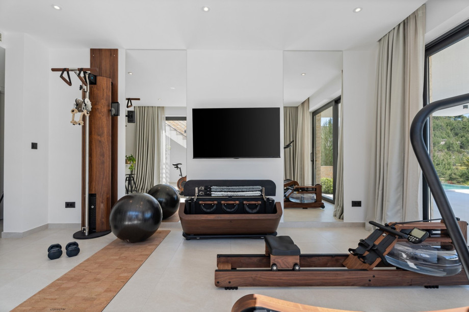 Private gym with NOHrD equipment