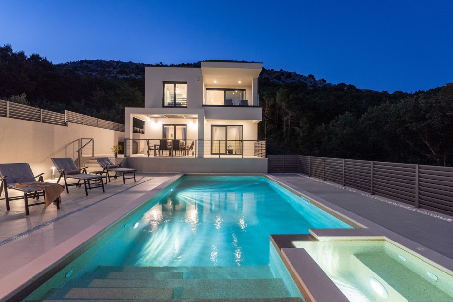 Villa Hillside Paradise with breathtaking views of the Cetina River Canyon