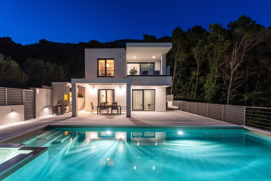 NEUE Villa River Hills mit beheiztem Pool mit Hydromassage, Fitnessraum, 3 Schlafzimmern mit eigenem Bad