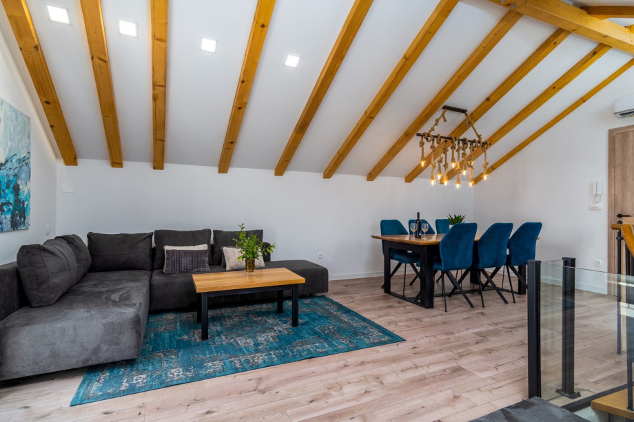 Comfortable sofa that coverts into two sleeping beds 90 x 200cm