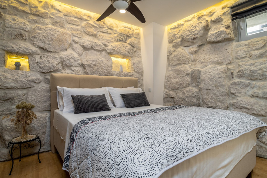 Bedroom No1 offers a double bed 160cm x 200cm