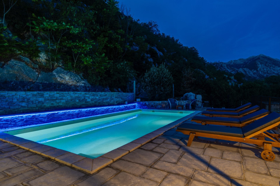 Relax and enjoy a glass of wine on hot summer evenings