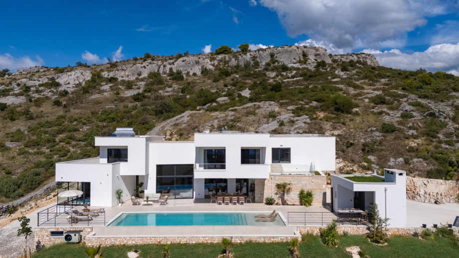 Villa Grandeca's natural, rocky Mediterranean setting and breathtaking views of the sea and surrounding islands