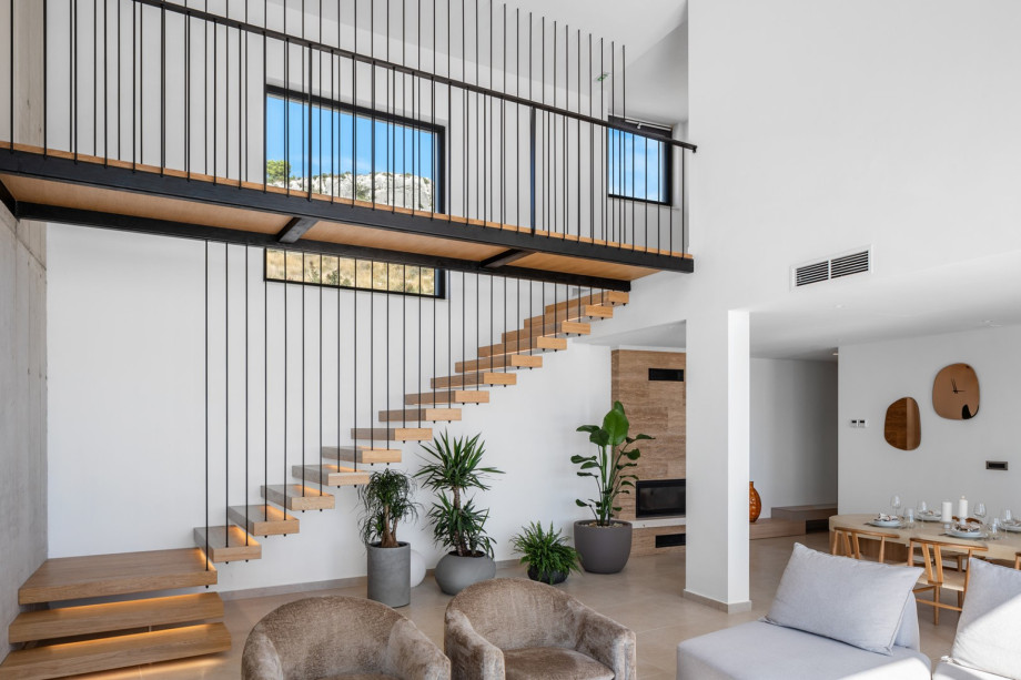 Upon arrival, your host will give you very useful information about places to visit, recommended restaurants, and recommended day tours