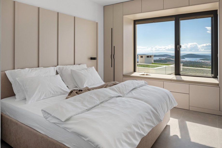 Bedroom NO3 (23sqm) with king size bed 180x200cm + a sofa/daybed (for one person)