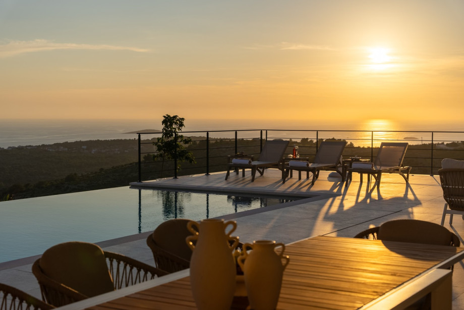 Come to villa Grandeca and spoil yourself during a well-deserved vacation at this amazing location