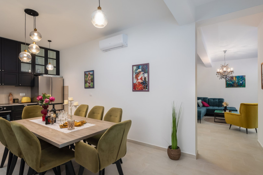 Enjoy meals at the dining table