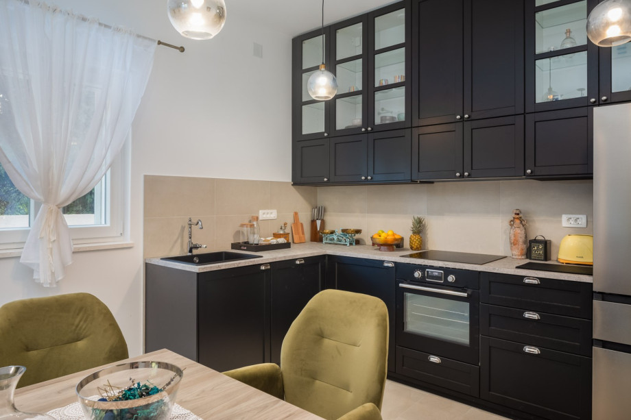 Including a fridge, freezer, Dolce Gusto capsule coffee maker, toaster, kettle, and microwave