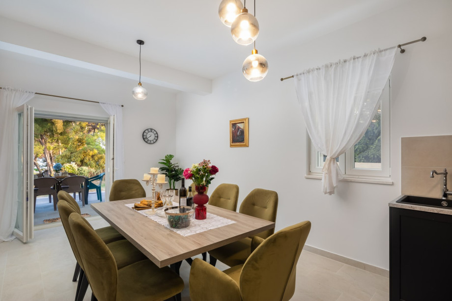 Dining area for eight-person