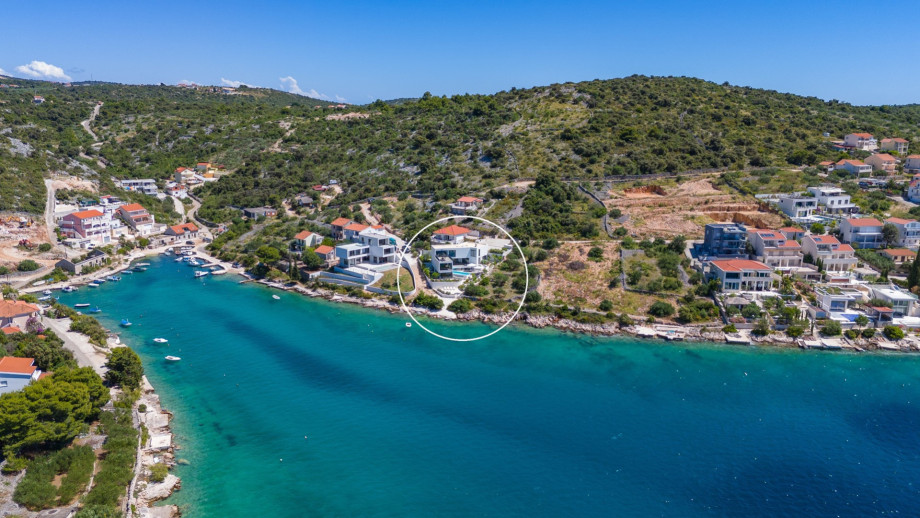 Mit exquisitem Baustil und mit natürlichen und hochwertigen Materialien ausgestattet 