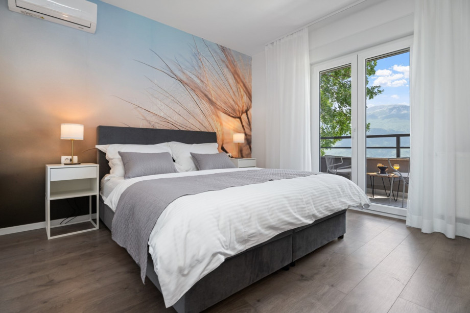 Bedroom No2 (15sqm) with a queen size bed 160m x 200cm