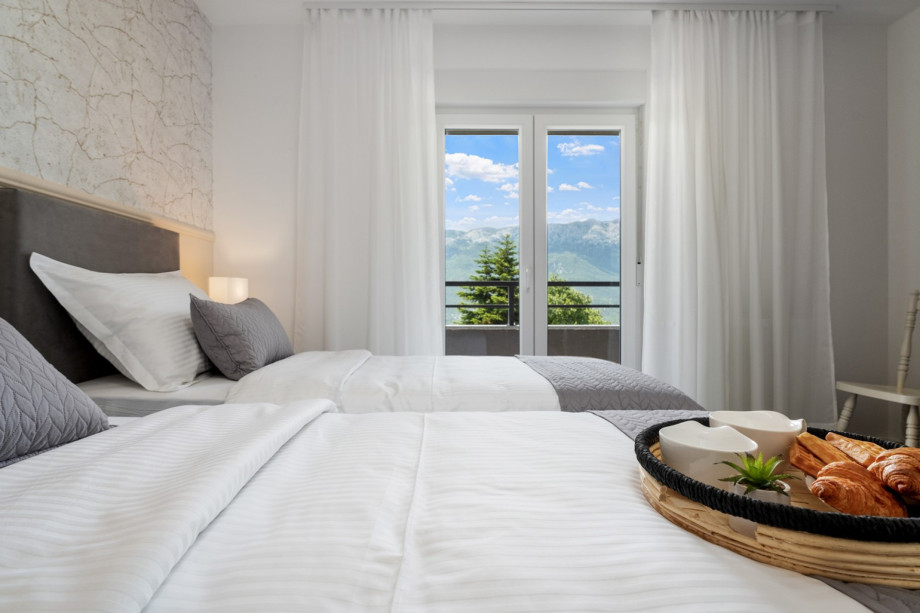 The beds can connect to a king-size bed