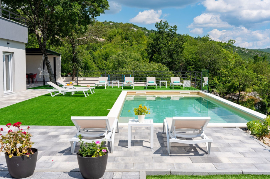 Come and enjoy a great mountain landscape and very clean air