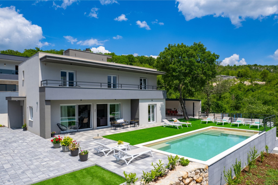 Newly built villa Rose consists of two floors of a total of 200 sqm of useful surface