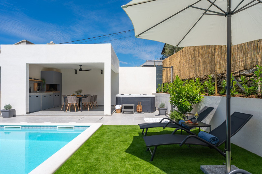 Outddor offering the ultimate in relaxation and rejuvenation