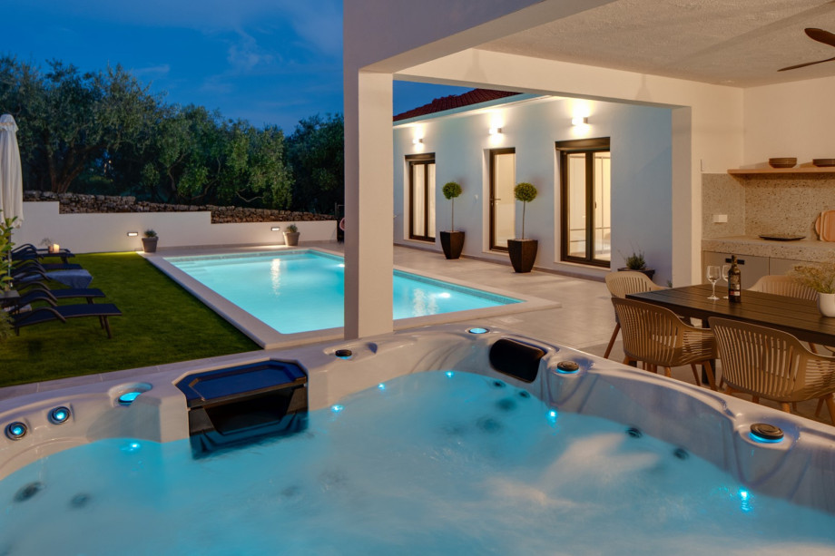 relaxing Whirlpool (Hot Tub)