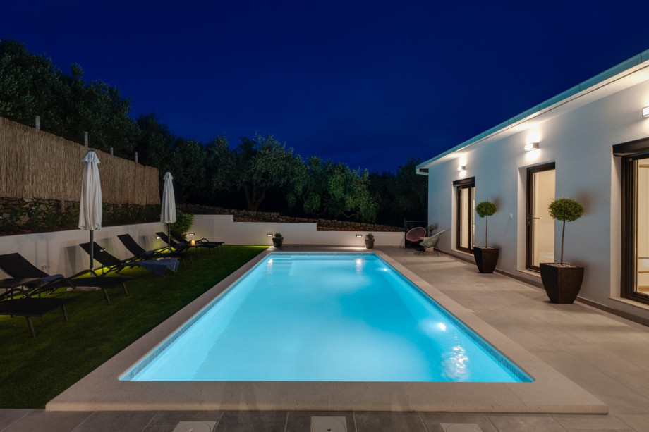 Dimmed lighting gives you absolute relaxation