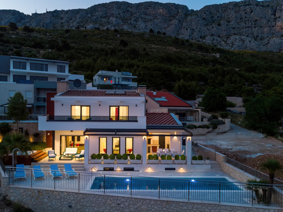 The whole property is fully covered with free Wi-fi