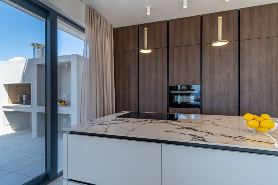 A fully equipped kitchen that has all the amenities you need for your culinary expertise