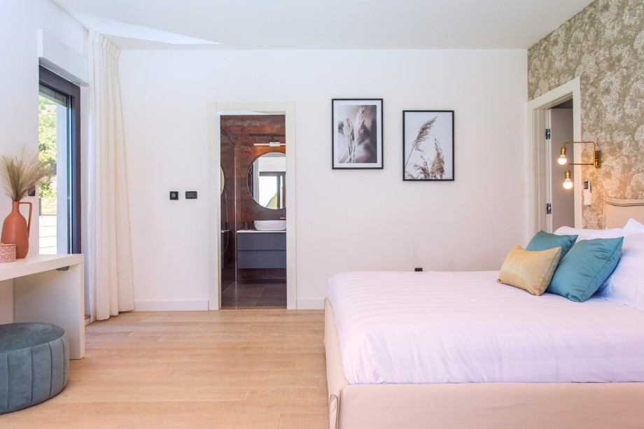 Bedroom No4 offers an en-suite bathroom with a shower.