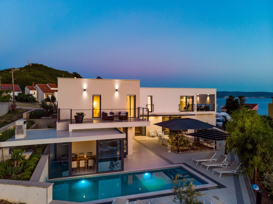 Carefully placed lighting completes the perfect experience of Dalmatian summer evenings