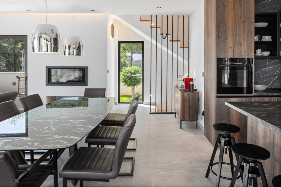 Villa Briig elegantly hosts up to 8 guests in its stylishly designed interior.