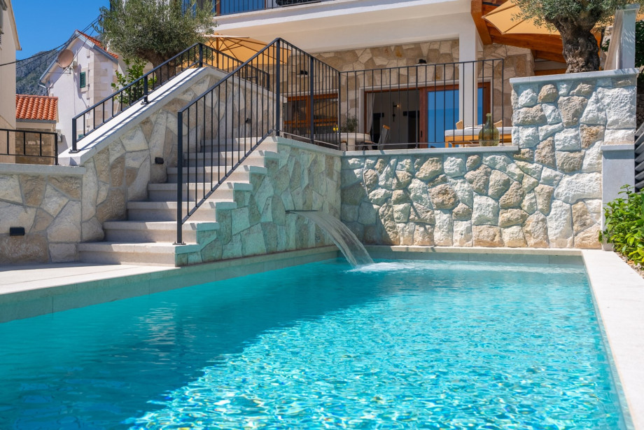 NEW! Villa Dattero -private Pool, Jacuzzi, Sauna, Media room