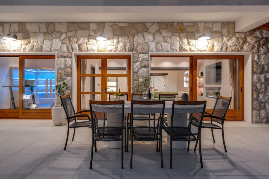 NEW! Villa Dattero -private Pool, Jacuzzi, Sauna, Media room