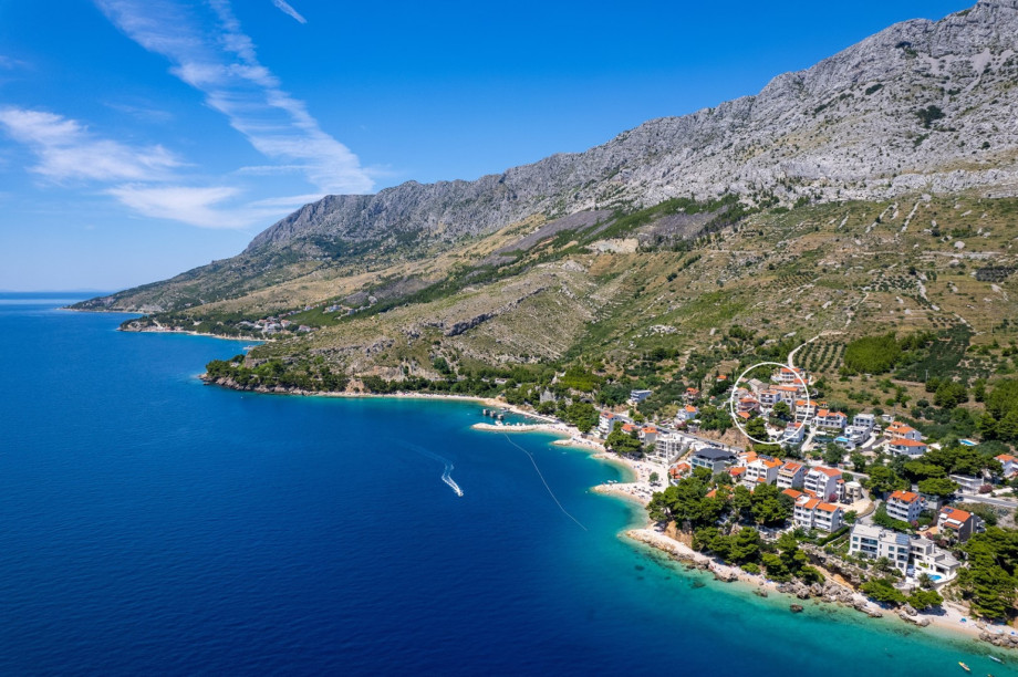 Villa Dattero is located in the village of Medići, only 80m from a beautiful pebble beach