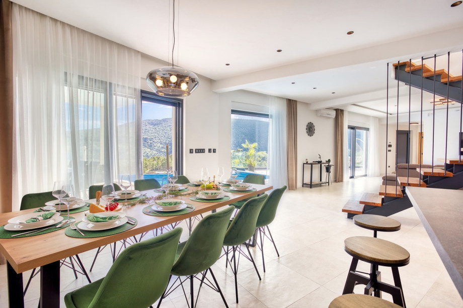 Large glass walls toward the pool area