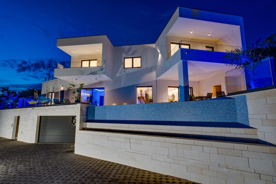 Come and taste the unspoiled and easy way of living in the Dalmatia