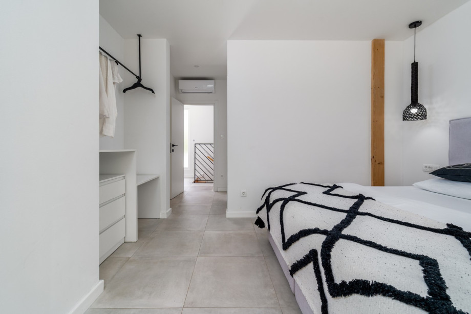 A Bedroom No3 with king-size bed 180cm x 200cm, A/C