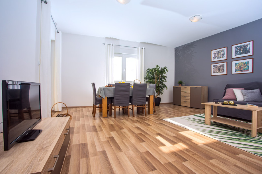 Living area with kitchen and terrace on the 1st floor
