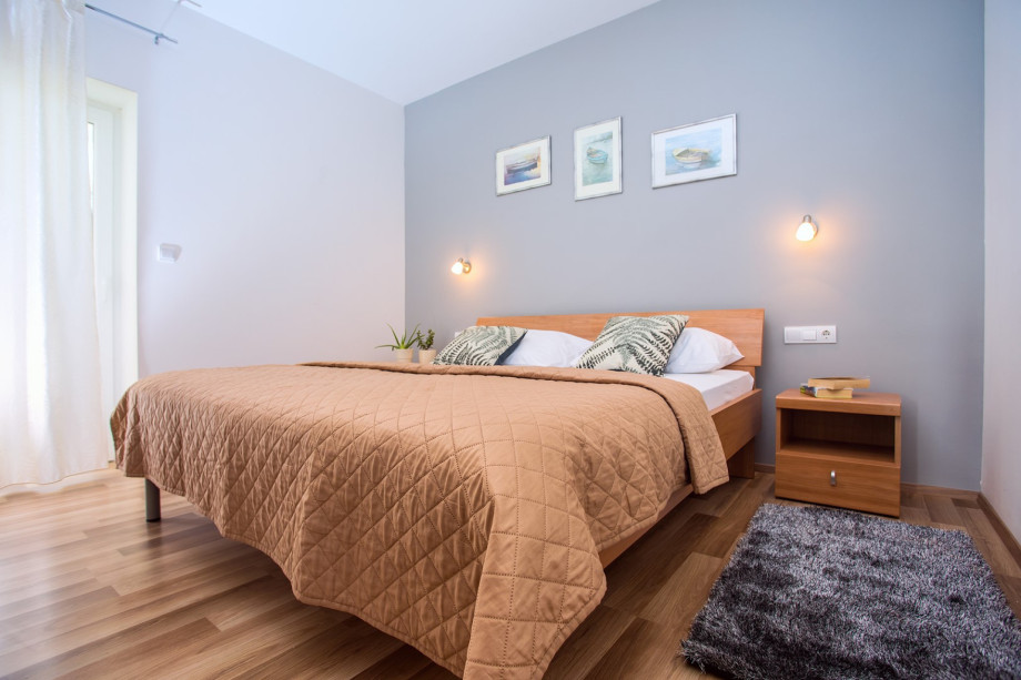 Bedroom NO3 with double bed and the balcony, 1st floor