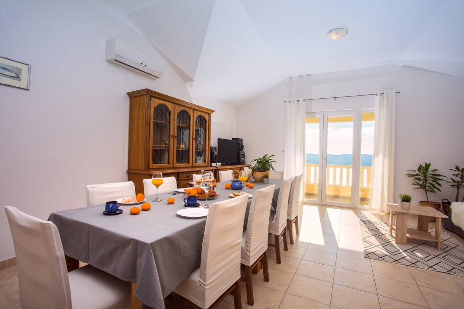 Living area  very spacious with kitchen and exit to terrace with sea view, 2nd floor