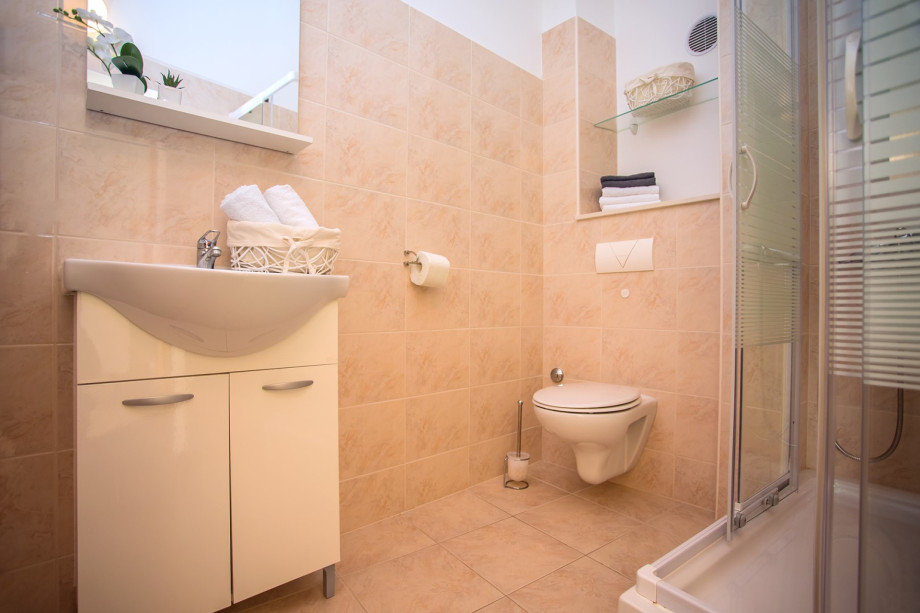 Spacious bathroom on the second floor, there is one more equal on this floor