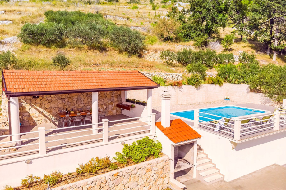 Villa offers a comfortable outside area with different areas