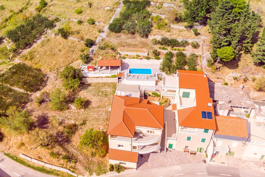 Villa Maslina from the outside offers a private, traditional tavern at ground floor