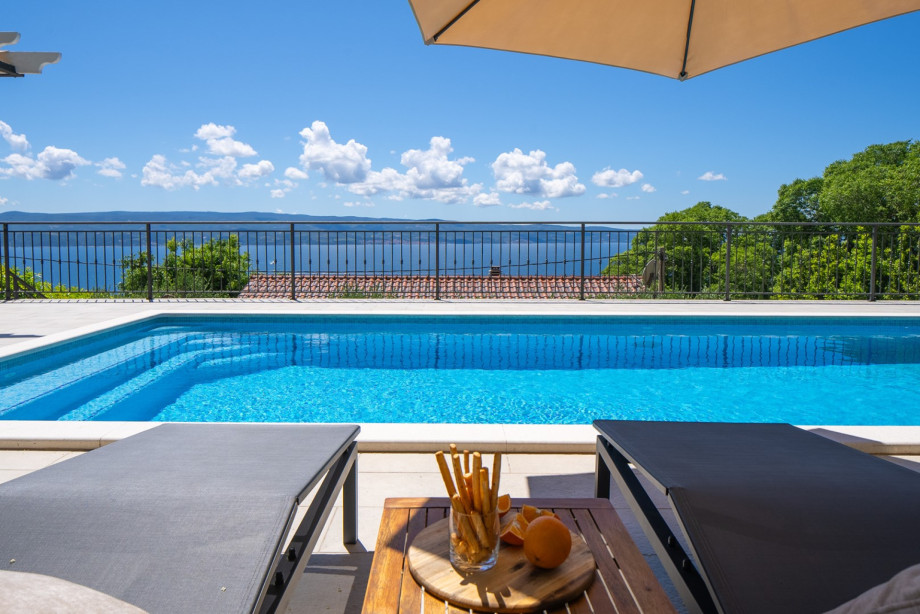 Located in a quiet area above the small town Omiš (2 km), offering breathtaking panoramic views over city, sea, islands and fortress